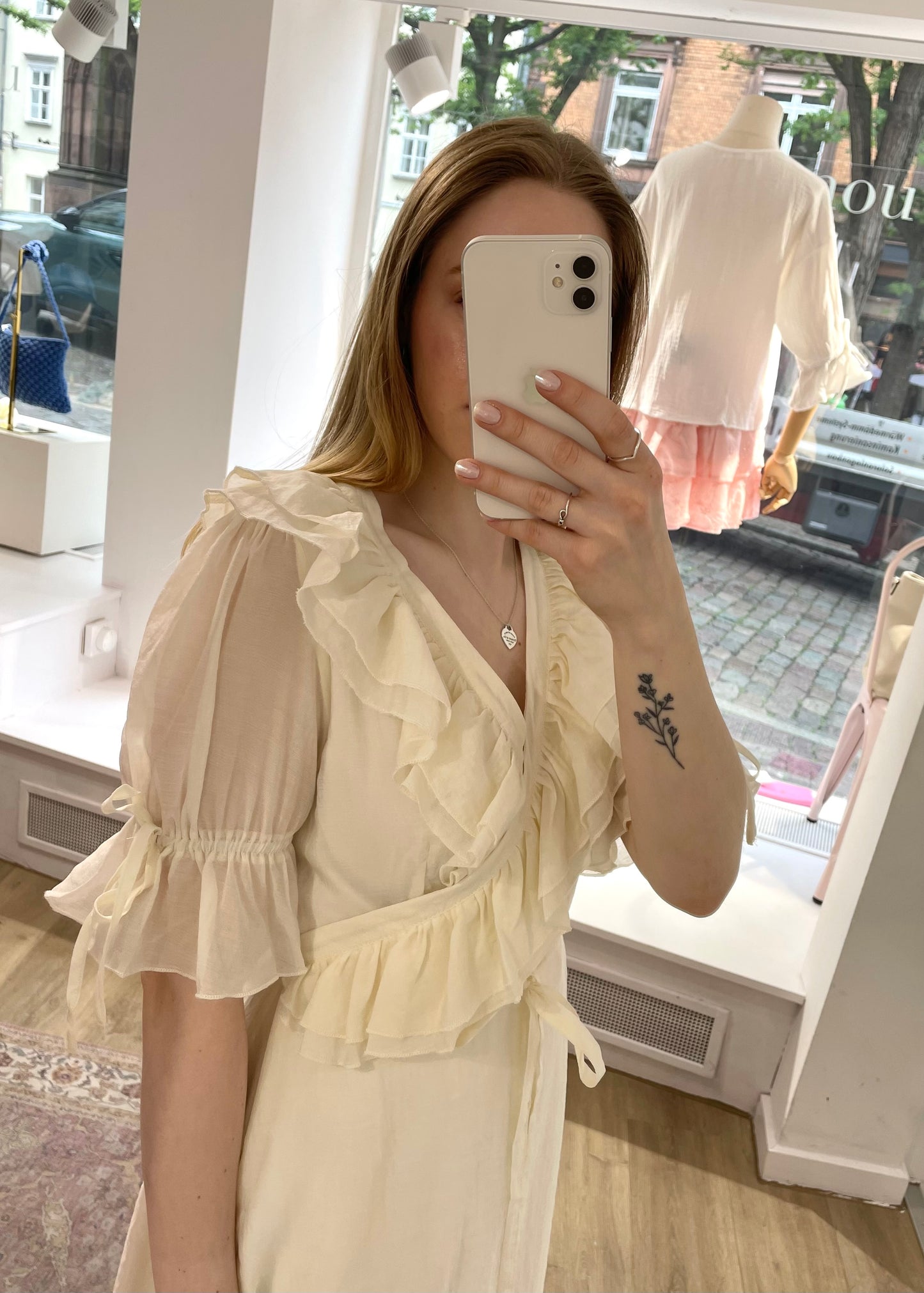 Wickelkleid „Violetta“ creme