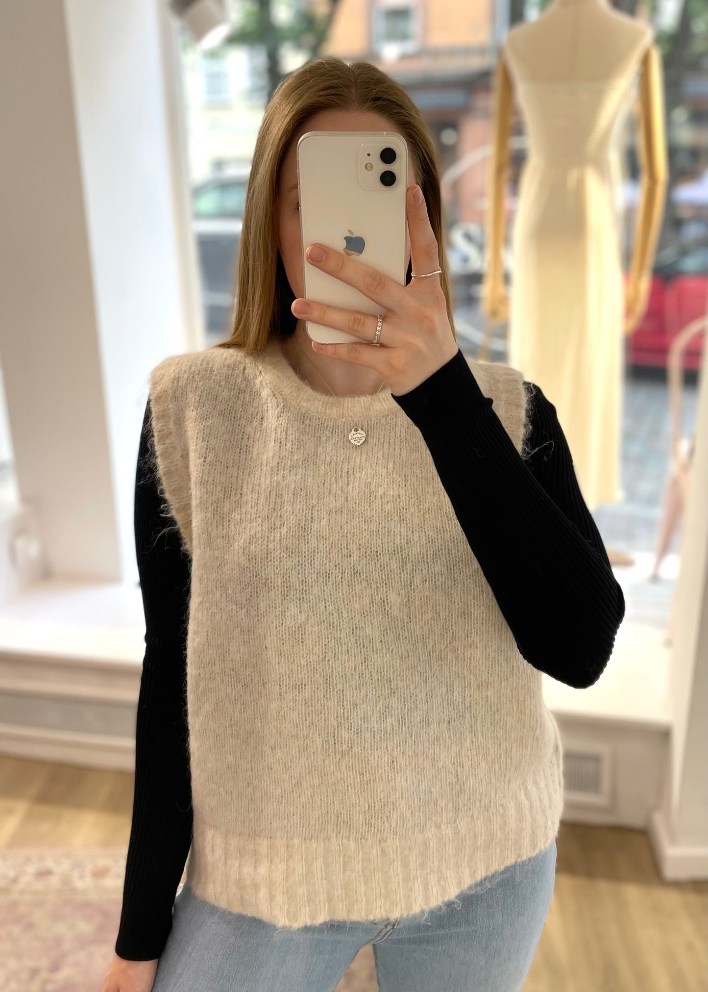 Cremefarbener Strickpullunder