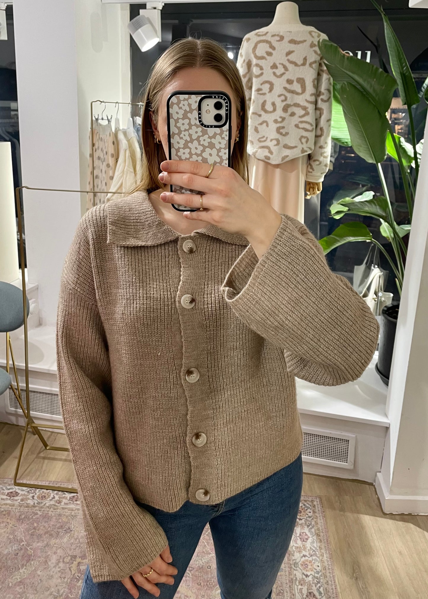 Cardigan mit Kragen