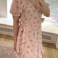 Geblümtes Wickelkleid aus Musselin rosa