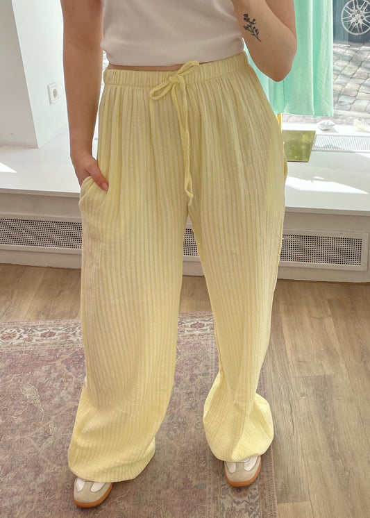 Musselinhose „Elena“ butteryellow