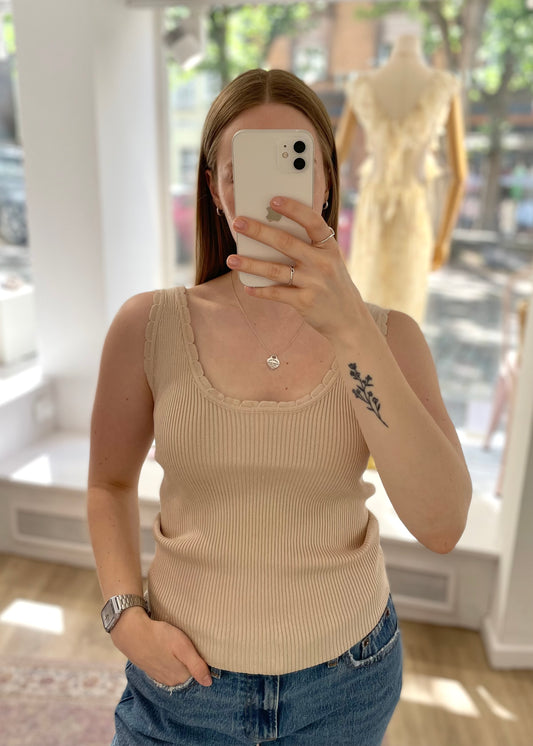 Geripptes Basictop beige