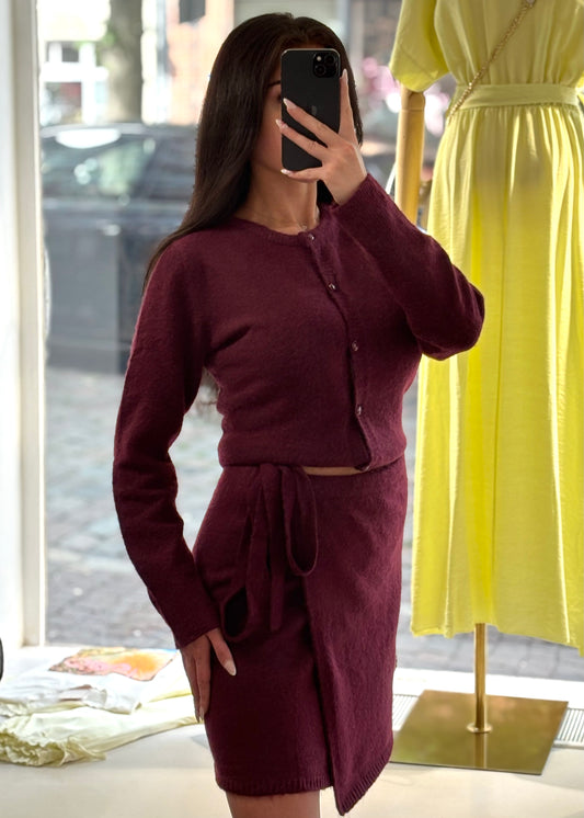 Weinrotes Strickset
