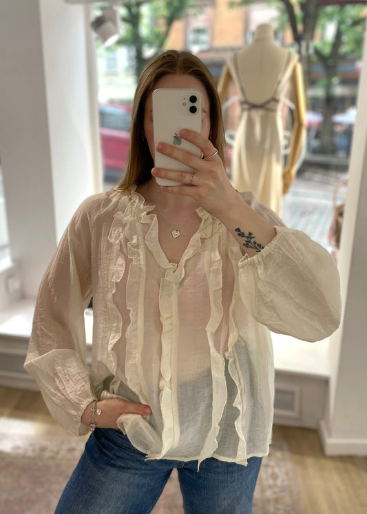 Bluse mit Rüschen creme